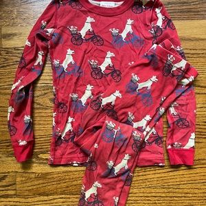 Hanna Andersson long sleeved pajama set with red Valentine bike dogs size 130/8
